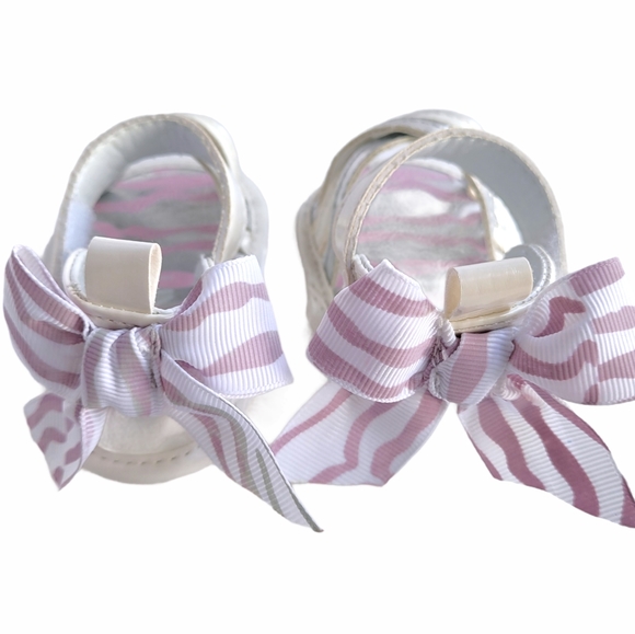 Esprit Sandals White Metallic Silver w/ Bow, 0-6M - Picture 4 of 7